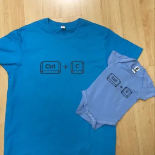 Pack de camiseta para papá y body para bebé con diseño geek y tecnológico.