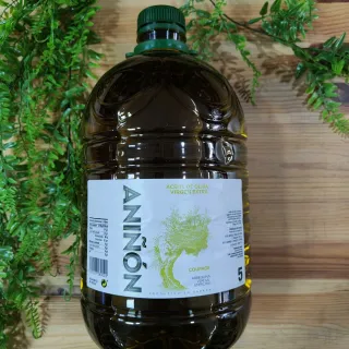 Pequeña almazara en el municipio de Aniñón, provincia de Zargoza. Mas de 25 años produciendo aceite de oliva virgen extra de las mejores calidades, nuestras principales variedades son empeltre, arbequina y verdial. Olivares cultivados en altura, por encima de 750 metros